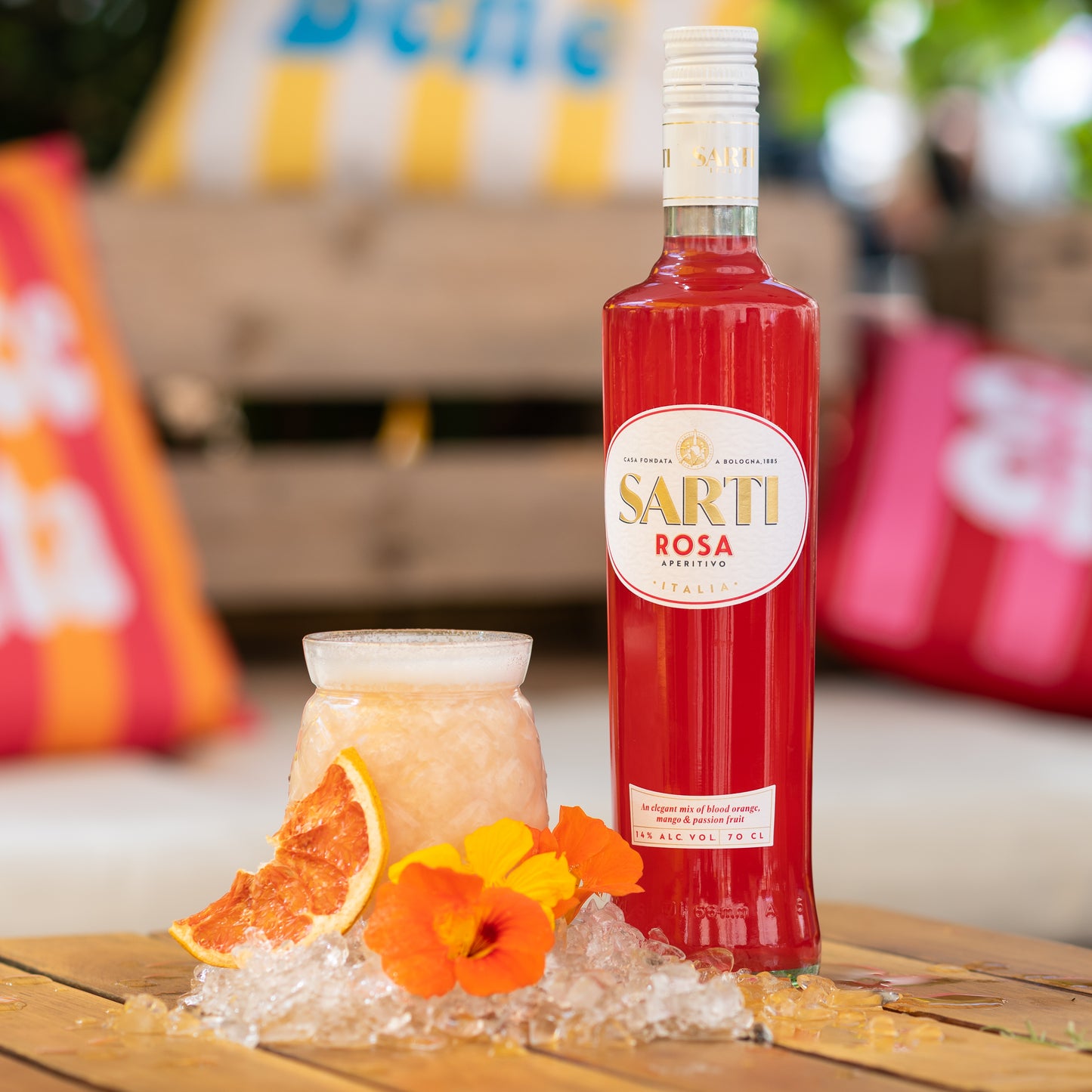 DEFQON 1: Gin, Sarti, Citron jaune, Sirop de vanille, Jus de banane, Blanc d’oeuf