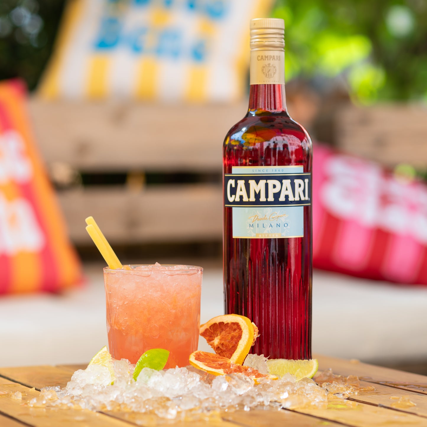 MARSATAC: Tequila, Campari, Jus de pamplemousse, Citron vert, Sucre de canne